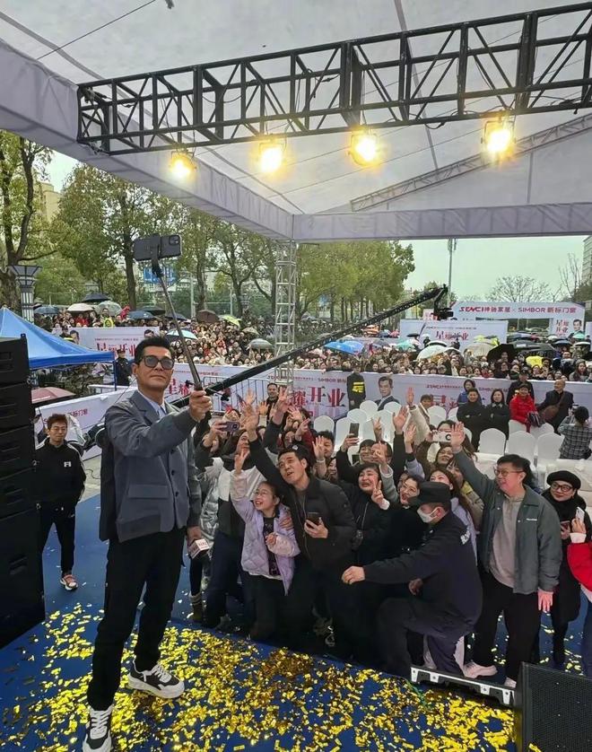 古天乐戴墨镜不是耍酷是眼睛出问题了严重到需要手术(图7)