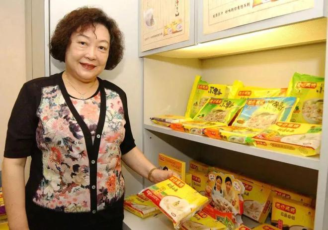 九游娱乐文化：马丽主演热搜第一！从街头摊贩到年入60亿她活成一代传奇(图11)