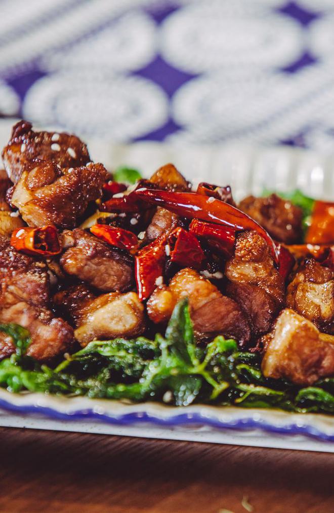 九游娱乐：【双语】你好！中国辣椒里面找肉吃吃的就是鲜香麻辣！(图1)