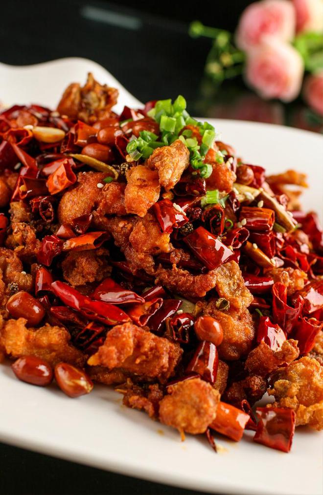 九游娱乐：【双语】你好！中国辣椒里面找肉吃吃的就是鲜香麻辣！(图2)