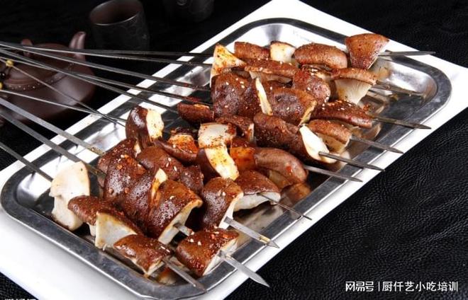 摆摊卖炸串和凉菜怎么样：创业必备指南(图2)