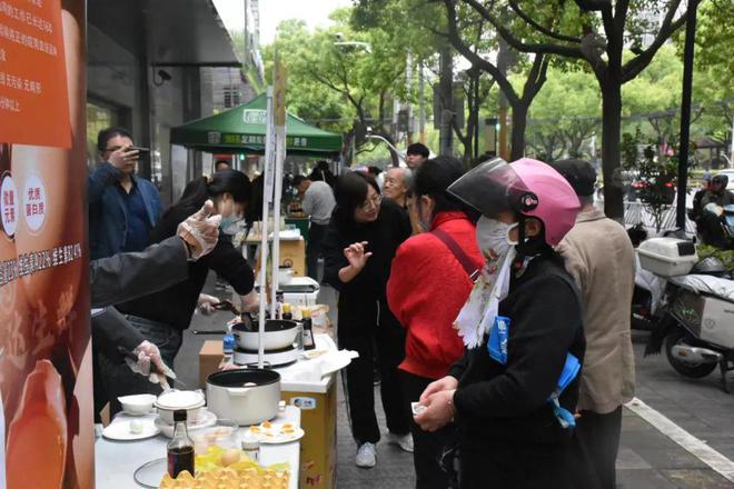 光明牛奶、六月鲜调味品、东北玉米……家里常备的好物这里有优惠(图2)