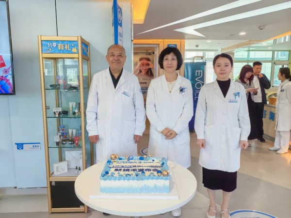 九游娱乐：近视手术再升级！微创全飞秒精准40屈光新技术升级发布会圆满举行！(图1)