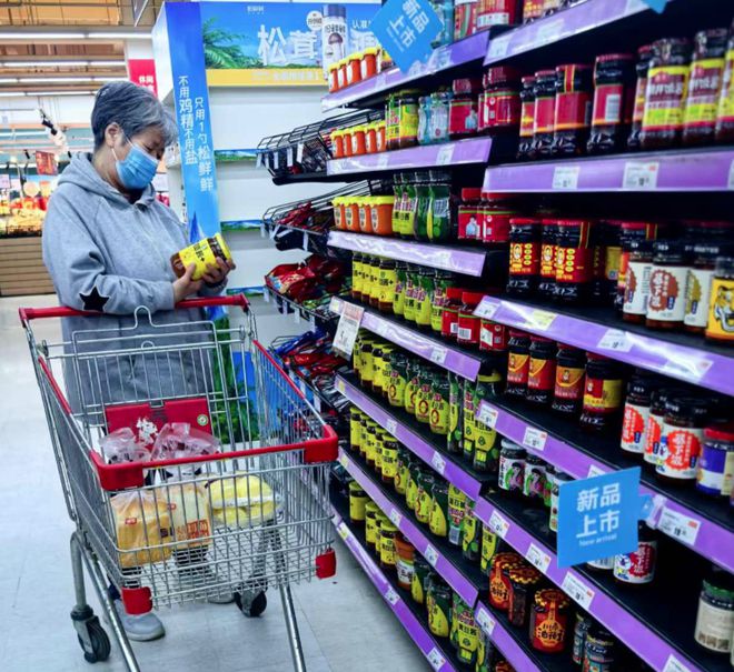 九游娱乐：新国标禁标“零添加”！品牌酱油忙打折(图1)
