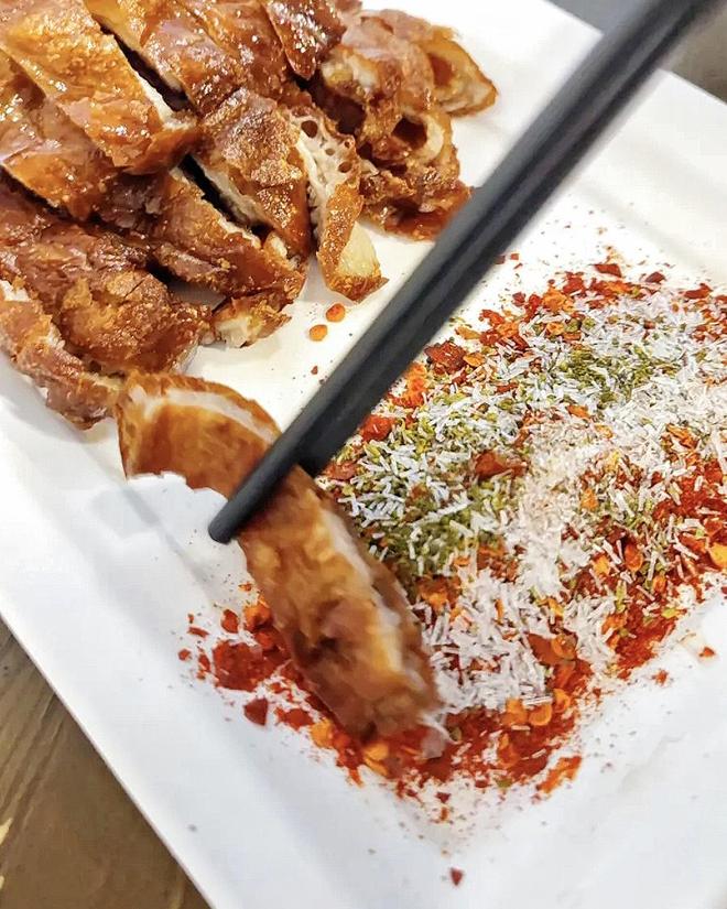 90年代的老馆子一道“香酥肥肠”惊艳了多少岁月！(图4)