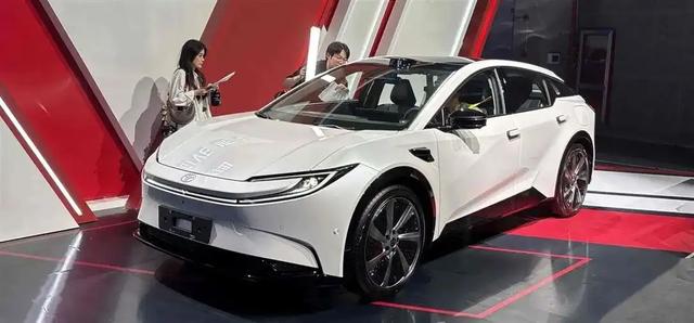 九游娱乐：电动汽车(图1)