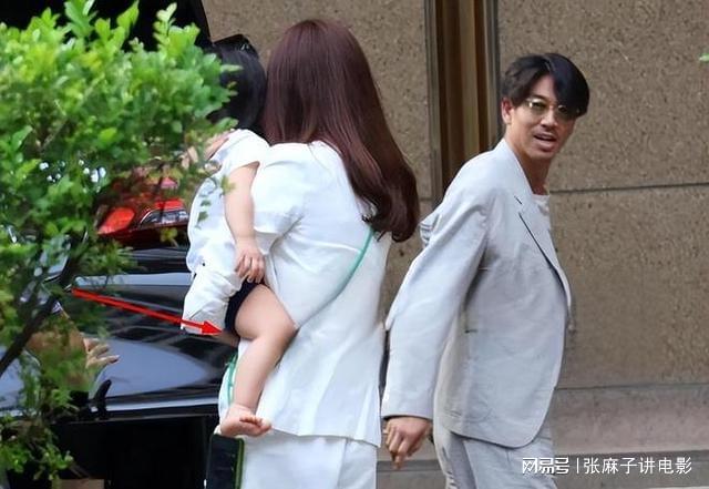 冲上热搜！林志玲背上“自信”包回应仪态争议：姐就是女王！(图10)