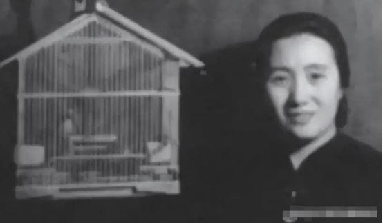 九游娱乐文化：她离婚放弃财产只要4个女儿遭尽嘲笑不料10年后名满上海滩(图8)