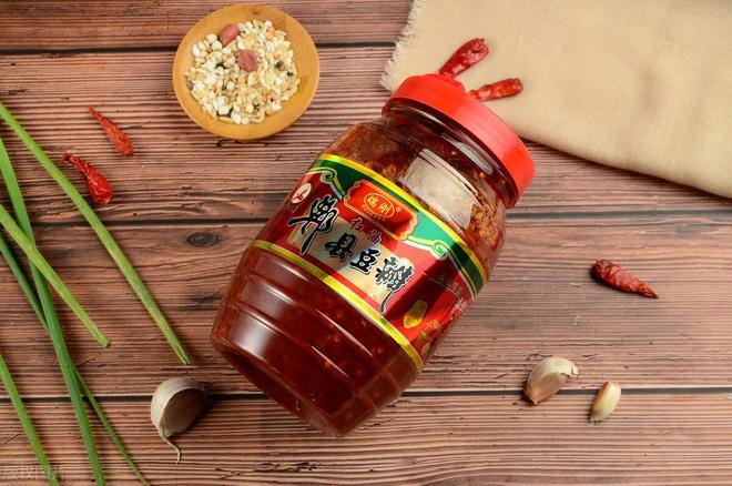 52岁大爷炒菜喜欢放豆瓣酱去医院体检医生纳闷：怎么会这样？(图3)