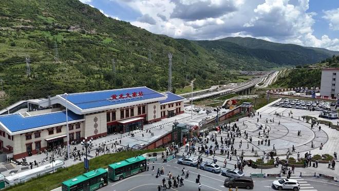 四通八达新蜀道：跨越“难于上青天”交出“天堑变通途”时代答卷｜蜀道新歌(图5)