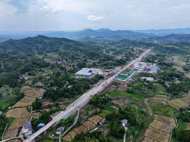 四通八达新蜀道：跨越“难于上青天”交出“天堑变通途”时代答卷｜蜀道新歌(图7)