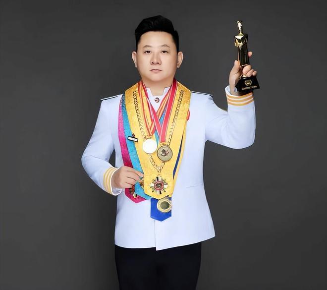 蔡军:以匠心铸厨艺从川菜工匠到全国五一劳模的餐饮领军者(图2)