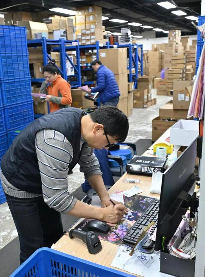 九游娱乐:【观察】业务量突破30亿件成都如何从节点到枢纽?(图2)