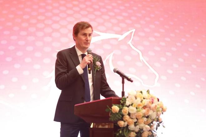 “天赐鸿福”马年生肖纪念大银币纪念钞在北京发布(图3)