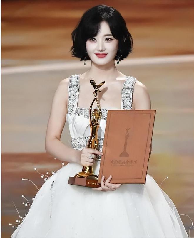 2024年宋佳比赵丽颖雷佳音幸运《山花烂漫时》《好东西》口碑好(图3)