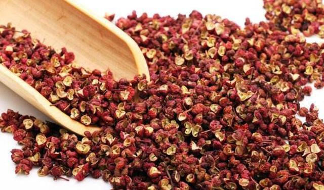 九游娱乐:花椒、麻椒、藤椒有啥区别?味道可不止差一点(图2)