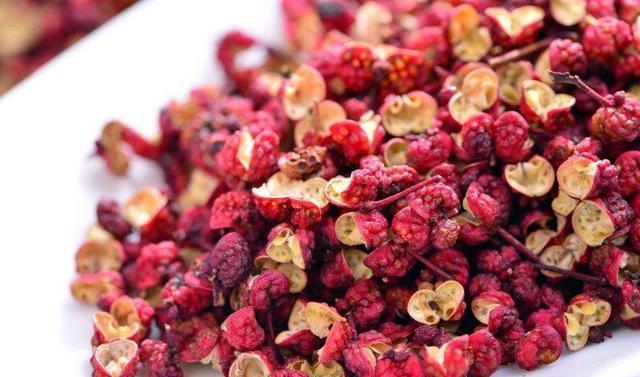 九游娱乐:花椒、麻椒、藤椒有啥区别?味道可不止差一点(图4)