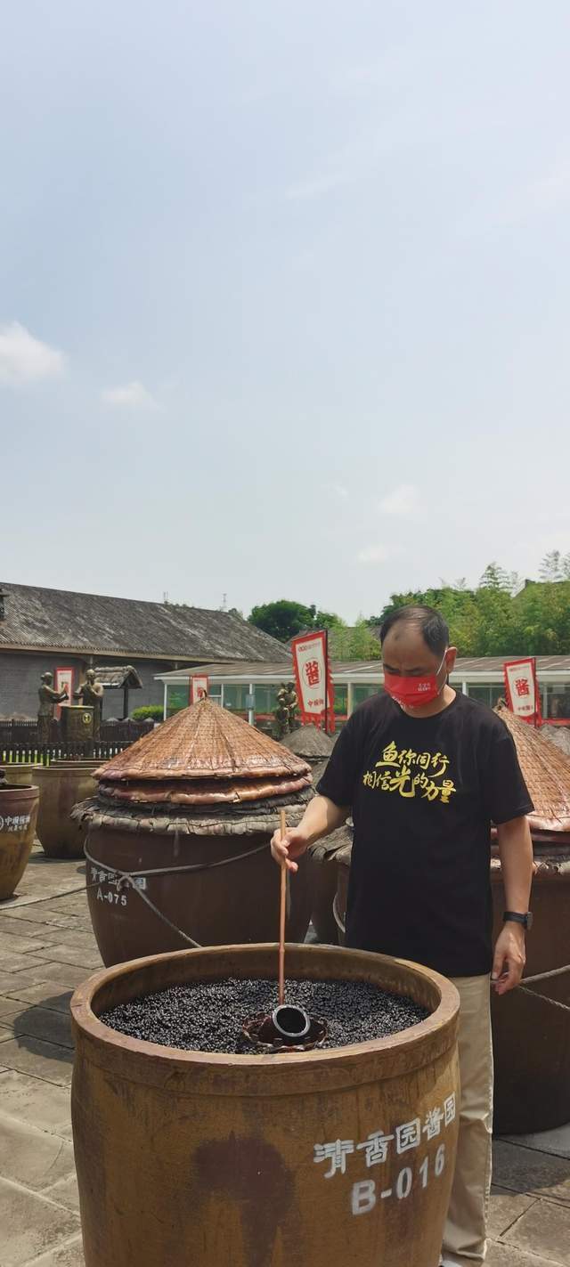 驱车千里这伙来自郑州老牌川菜的“寻宝人”只为找寻川菜味魂(图2)