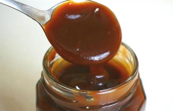 自制甜面酱面粉加水就能做现吃现做5分钟搞定方法简单(图1)