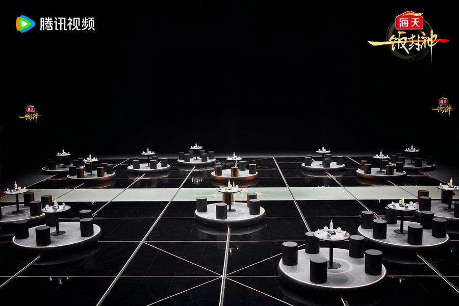 九游娱乐文化：《一饭封神》今日开播！谢霆锋直言要找有美食世界观的“艺术家”(图2)