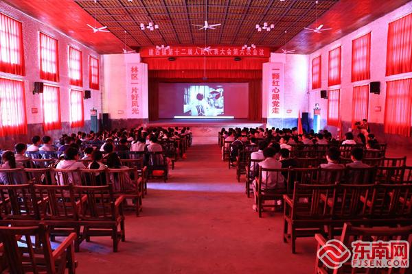 顺昌：乘坐秋日森林小火车“趣”研学(图2)